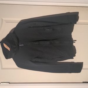 Bench - black zip up